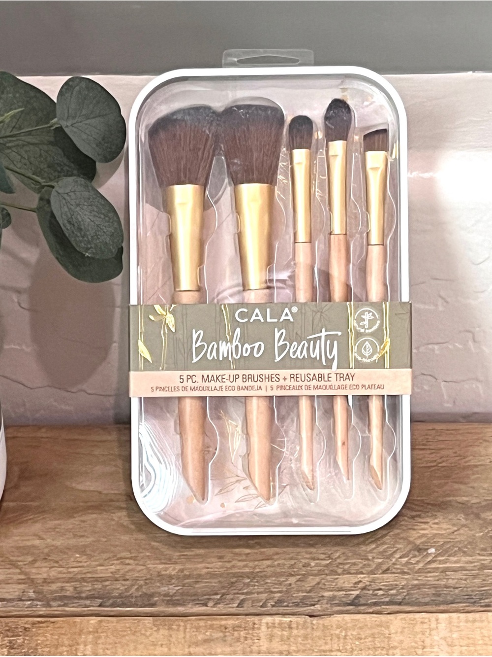 NIB CALA Bamboo Beauty 5 Pc Makeup Brushes + Reusable Tray Set